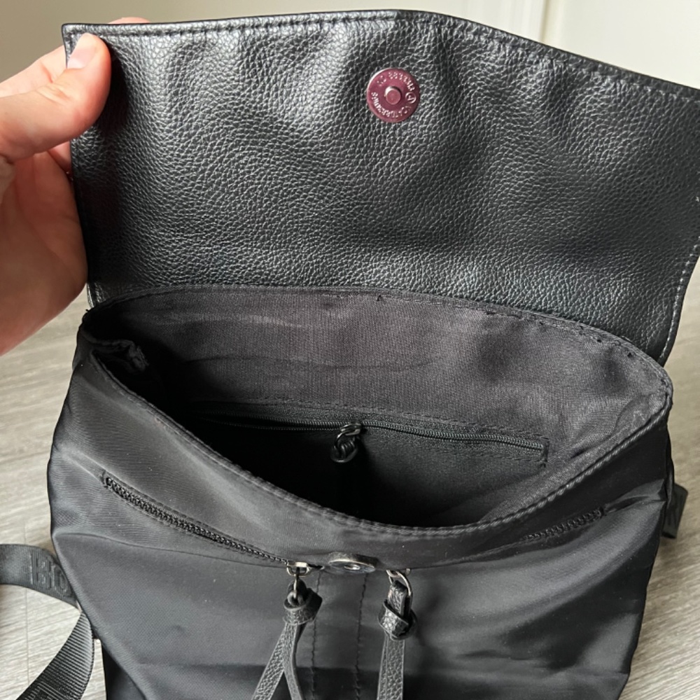 Backpack - Picture 3 of 3